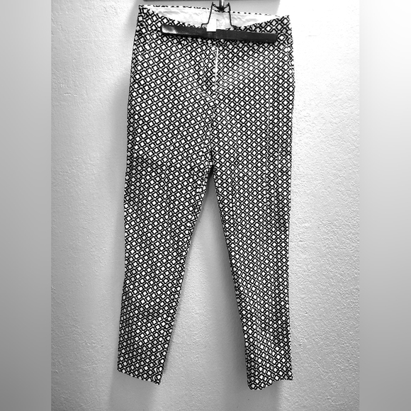 H&M Pants - Mid-rise Black and White Patterned fitted Office Slacks